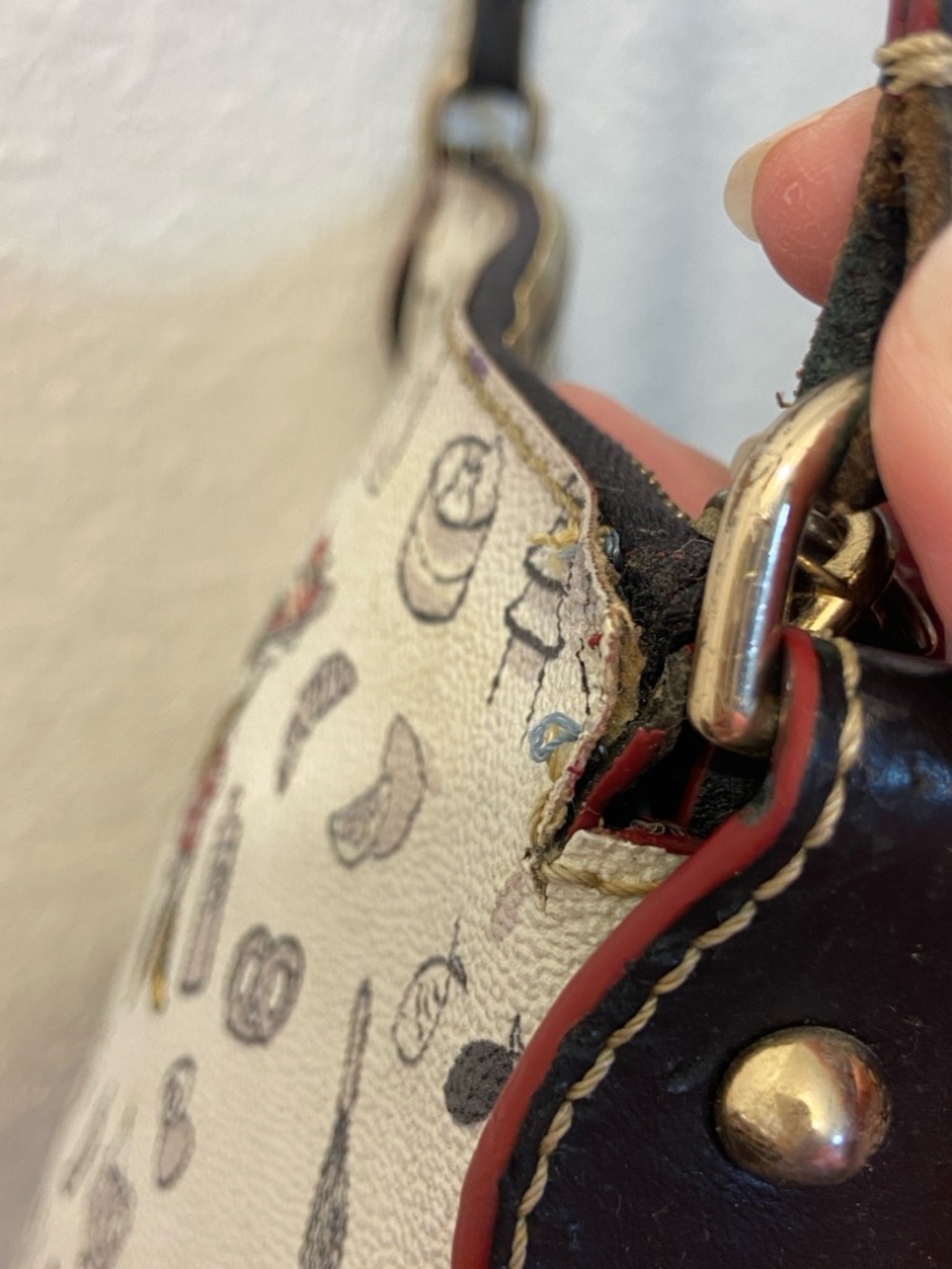 Disney Dooney & Bourke Figment Crossbody 2018 Epcot Food Wine Festival Bag READ - Picture 7 of 16